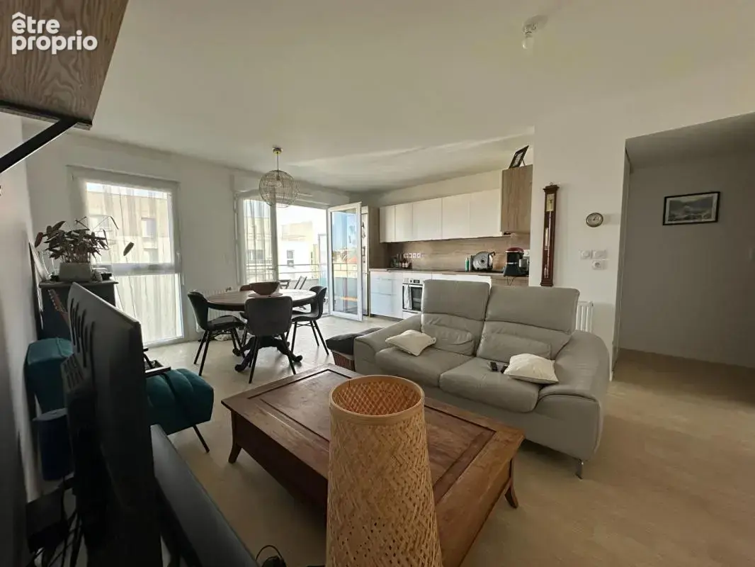 Appartement à SAINTE-LUCE-SUR-LOIRE