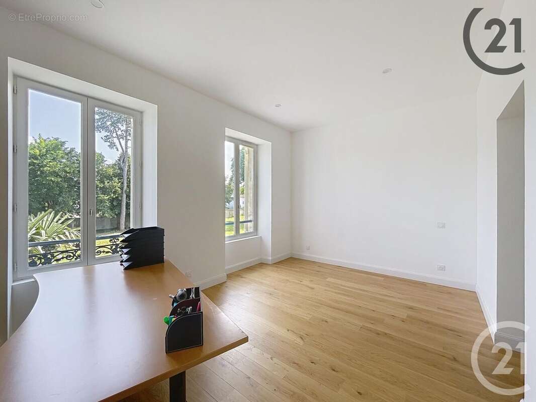 Maison à CHAMPS-SUR-YONNE