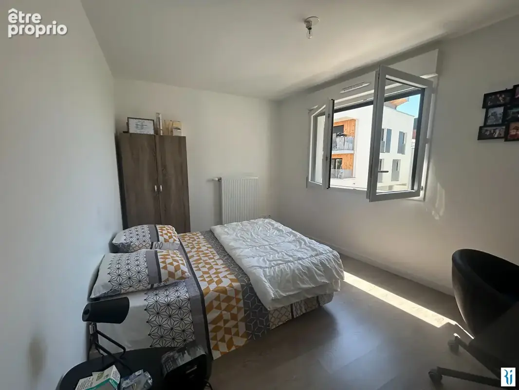 A vendre secteur Docks appartement F3 avec balcon et parking. - photo 8