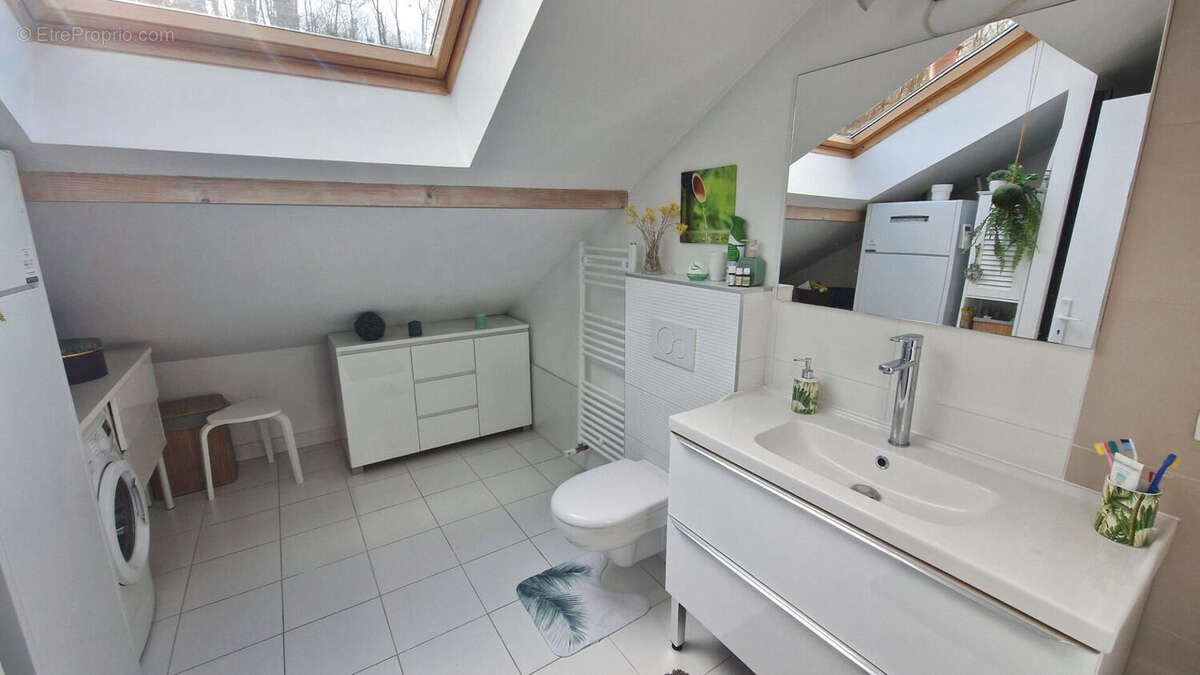 VIVIERS DU LAC appartement T6duplex récent - photo 9