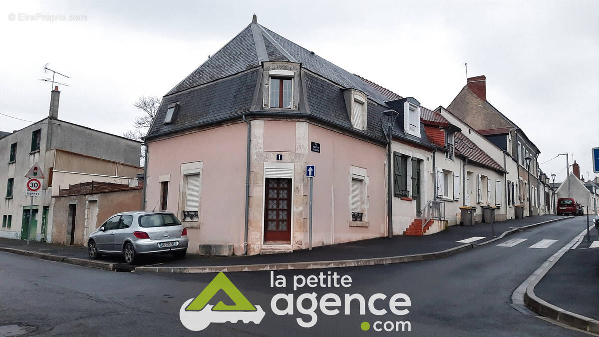 Maison à MEHUN-SUR-YEVRE