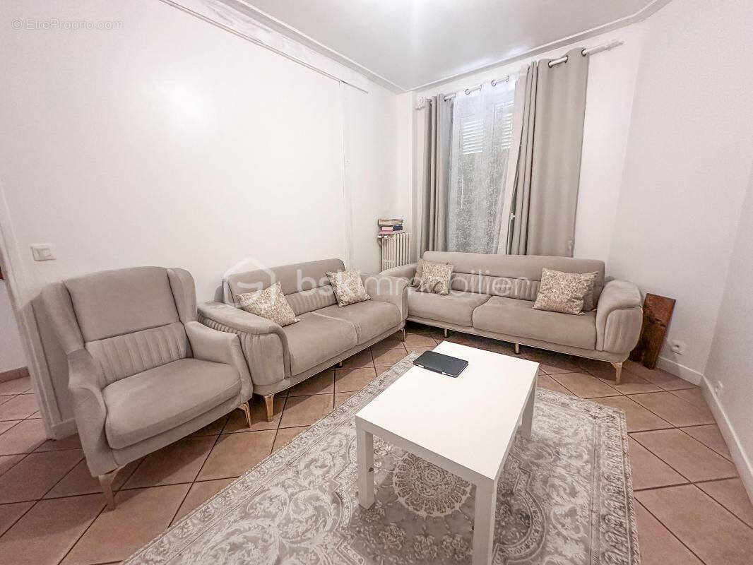 Appartement à CORBEIL-ESSONNES