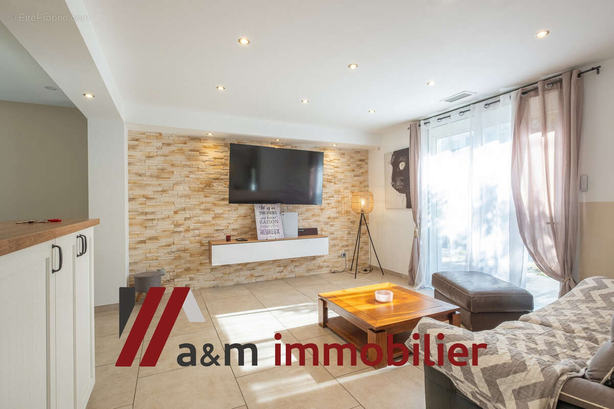 Maison à CHATEAUNEUF-LES-MARTIGUES