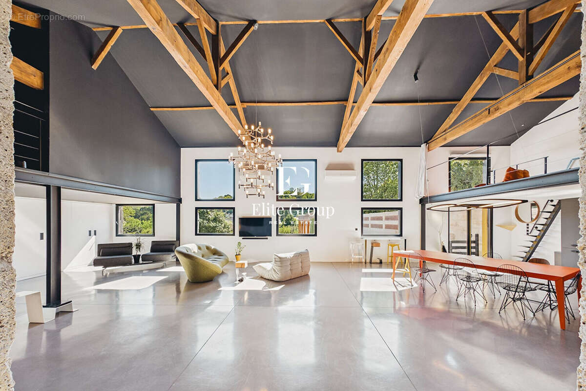 Un loft à l'architecture singulière, une âme hors du commun - bien unique et ultra rare - photo 3