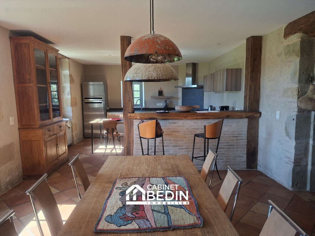 Maison 240 m² à Coimeres  - photo 4