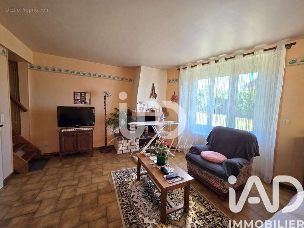 Maison 117 m² à La Louptiere-Thenard  - photo 7