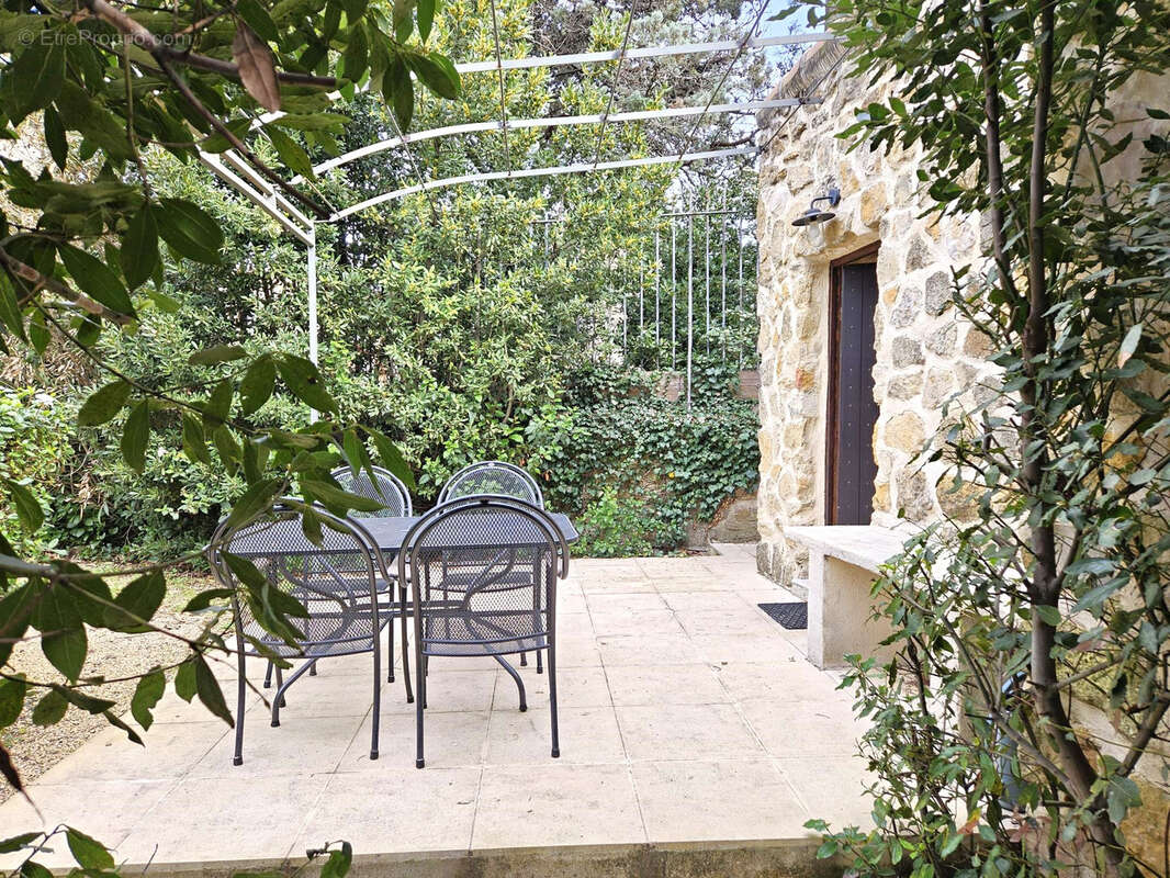 Maison à COURTHEZON