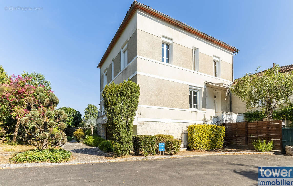 Ensemble immobilier avec maison de maître à Montbron - photo 21
