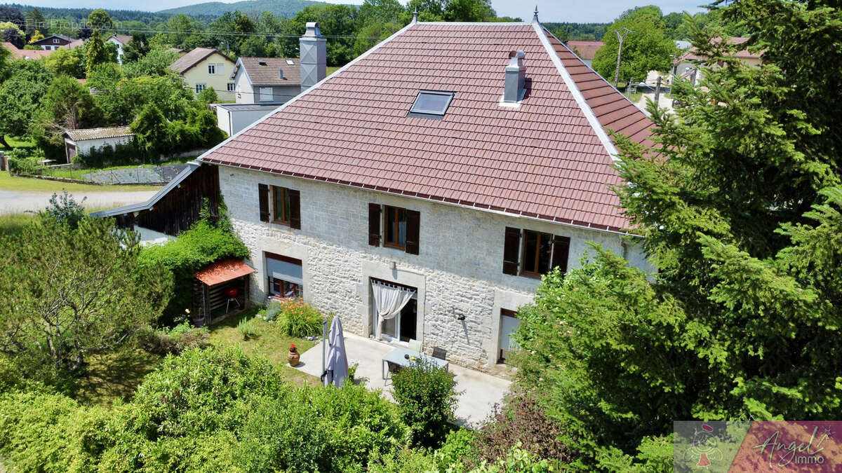Appartement à ANDELOT-EN-MONTAGNE
