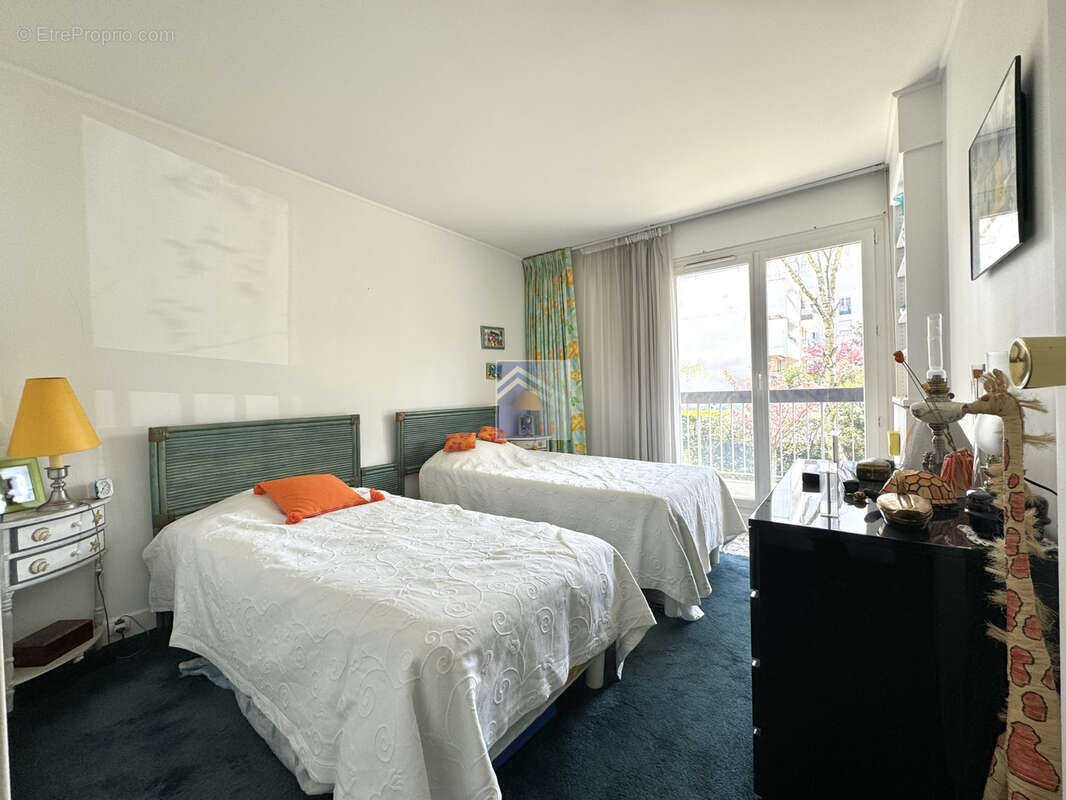 Appartement à COURBEVOIE