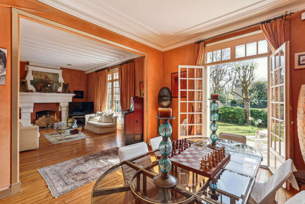 Maison à LE VESINET