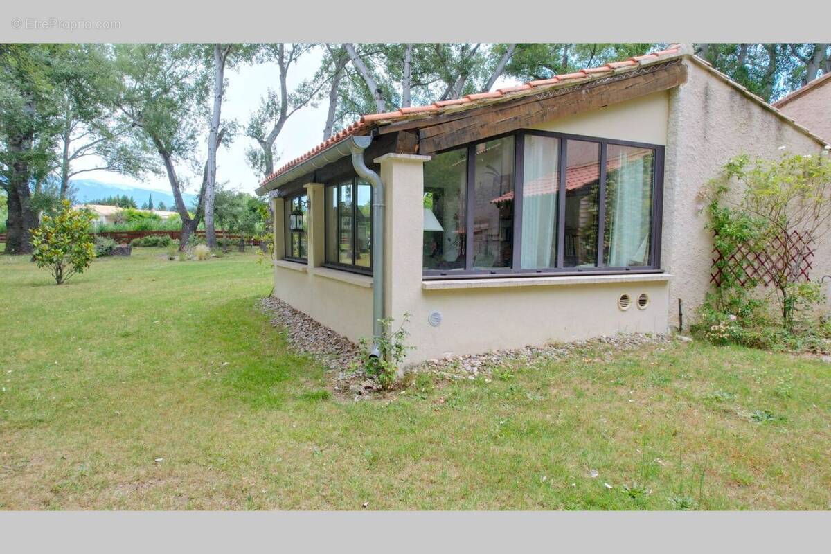 Maison à PERNES-LES-FONTAINES