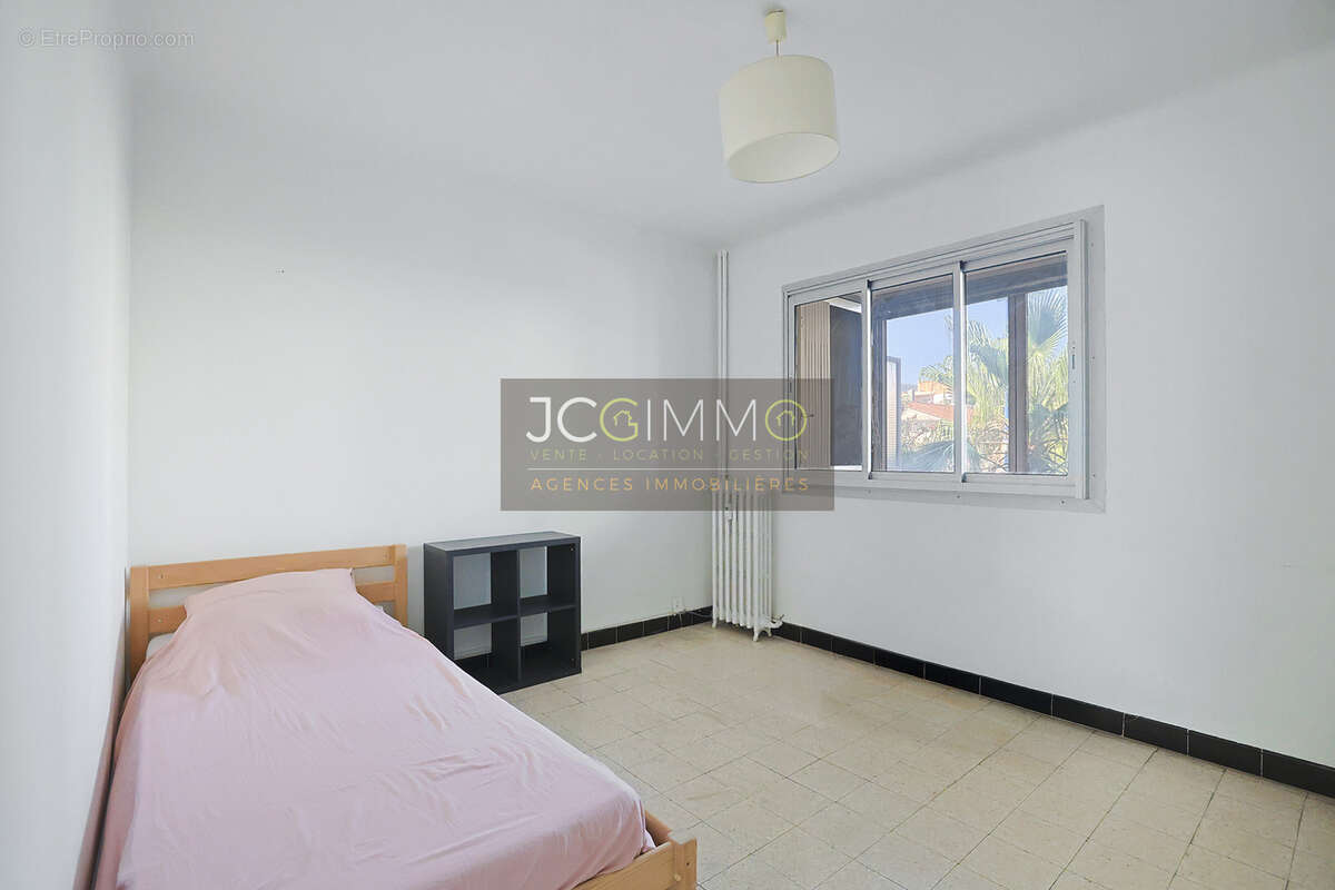 Hyeres (olbius riquier) - appartement t4 - loggia - cave - parking - photo 14