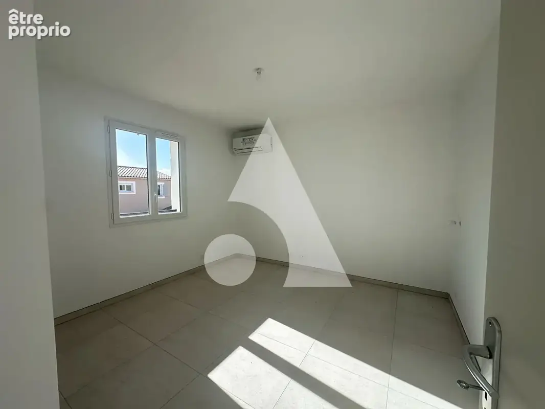Villelaure - Appartement T3 avec 2 terrasses+ 2 places de stationnement - photo 6
