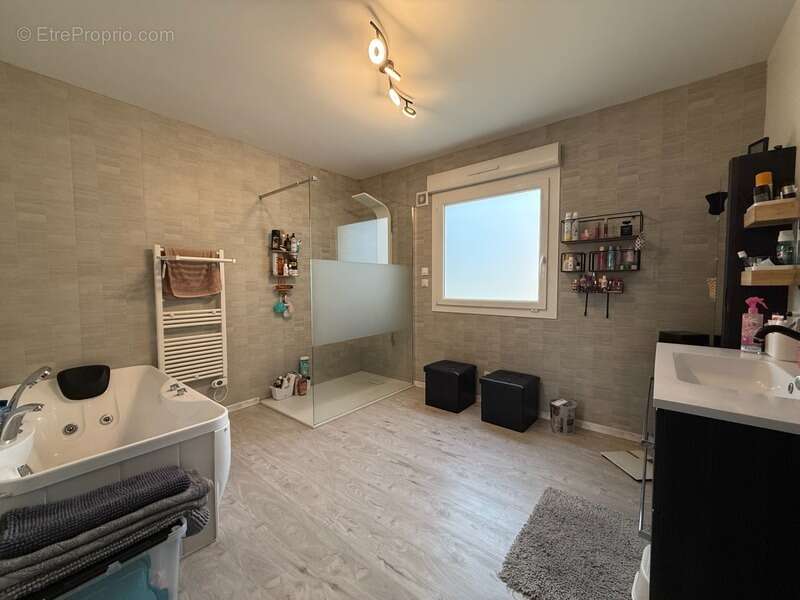 Maison à SAINT-MARTIN-DE-VALGALGUES