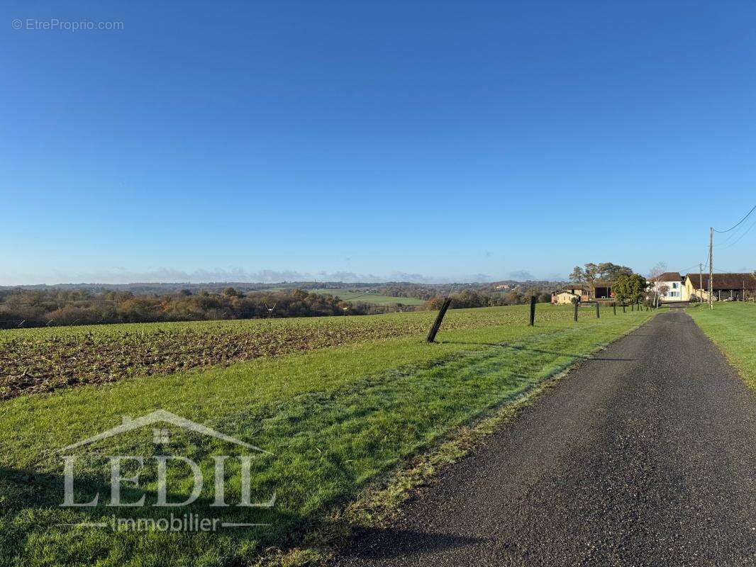 Maison à VIC-FEZENSAC