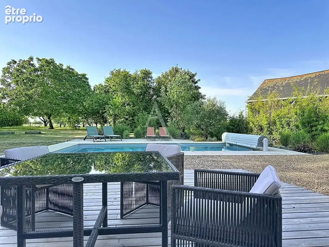 Photo Maison à Bauge au prix de 499 000€