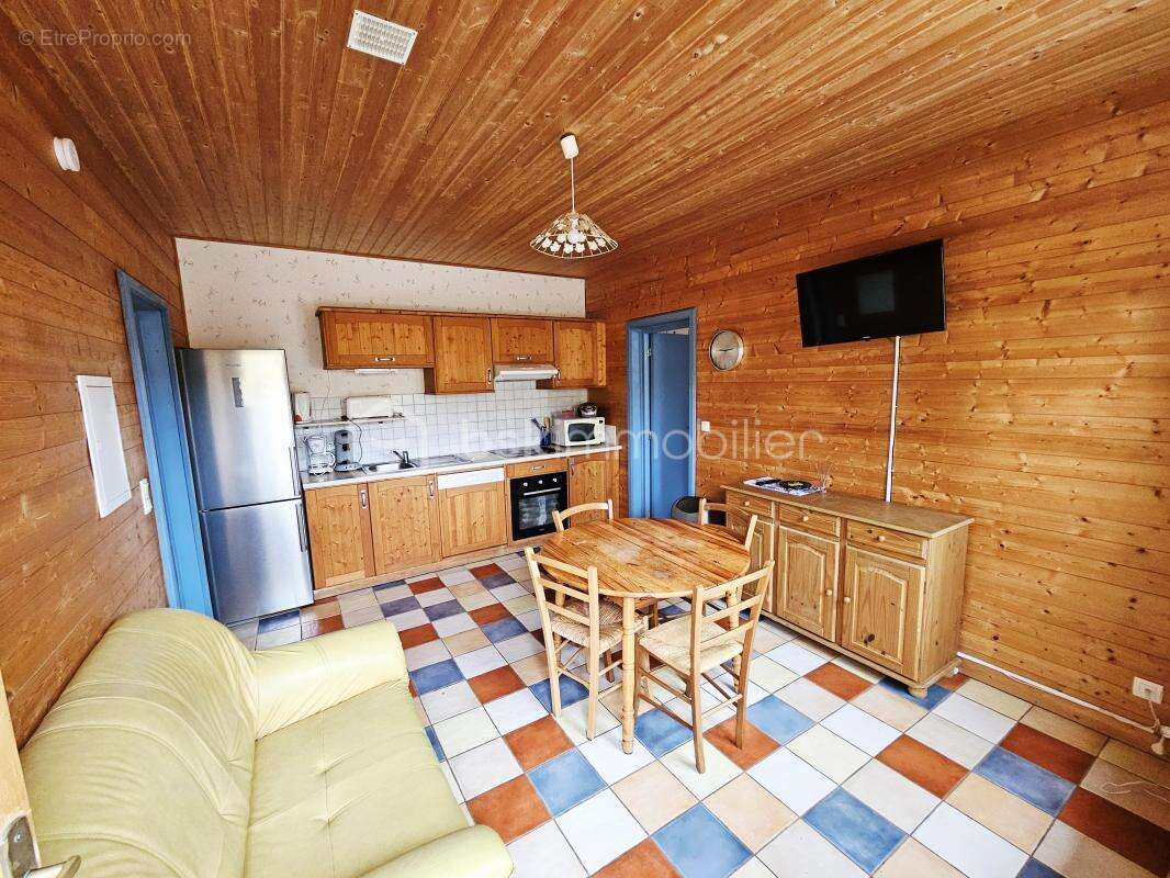 Maison à BESSE-ET-SAINT-ANASTAISE