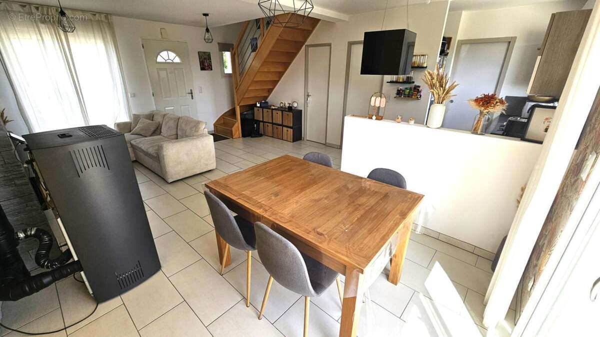 Maison à HOUDAN