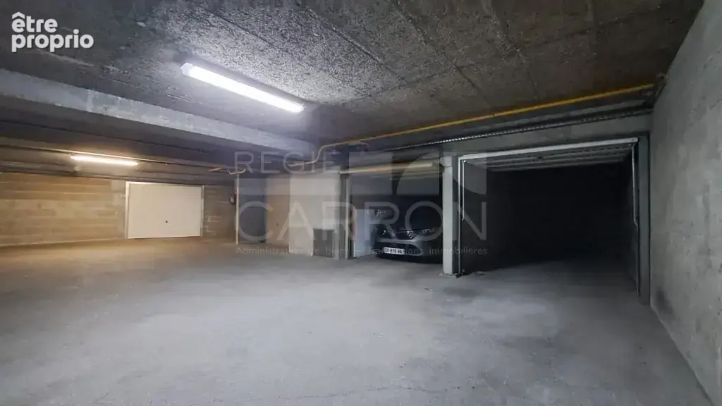 Parking à LYON-4E