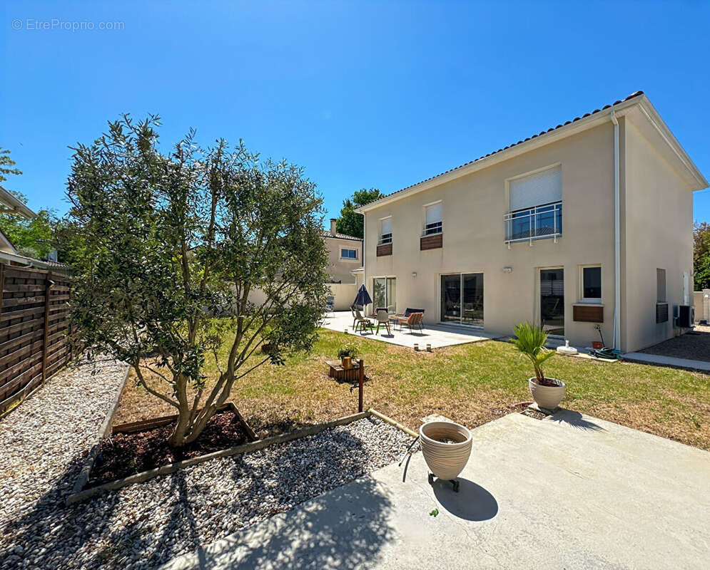 Maison à VILLENAVE-D&#039;ORNON