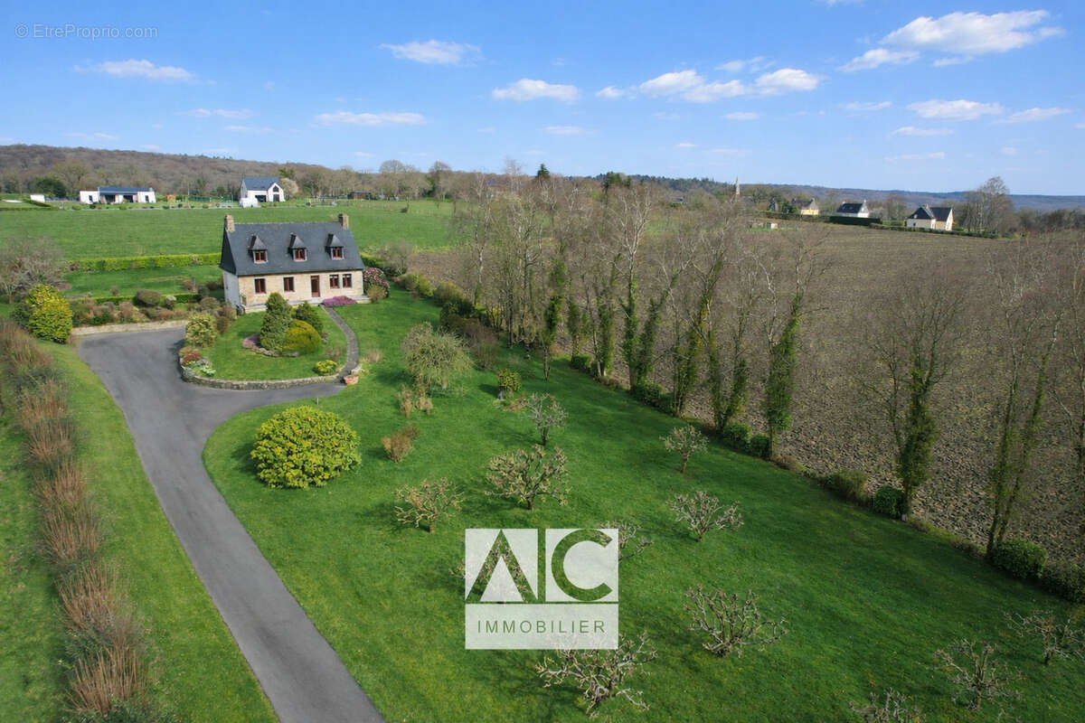 Maison à PLOUNEVEZ-QUINTIN