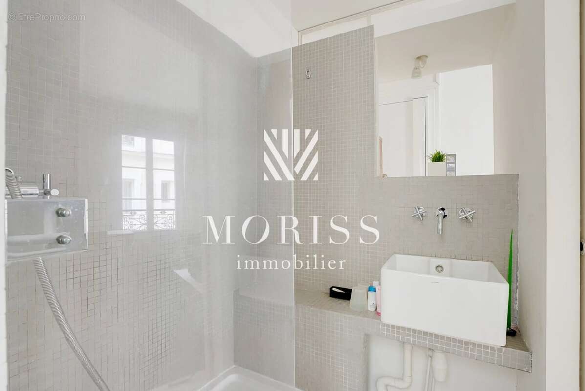 Appartement à PARIS-14E