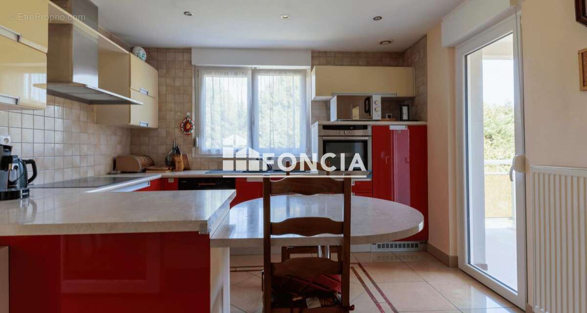 Spacieuse maison familiale de 174 m² avec terrain de 4 481 m² dont 3 500 m² constructibles - photo 5