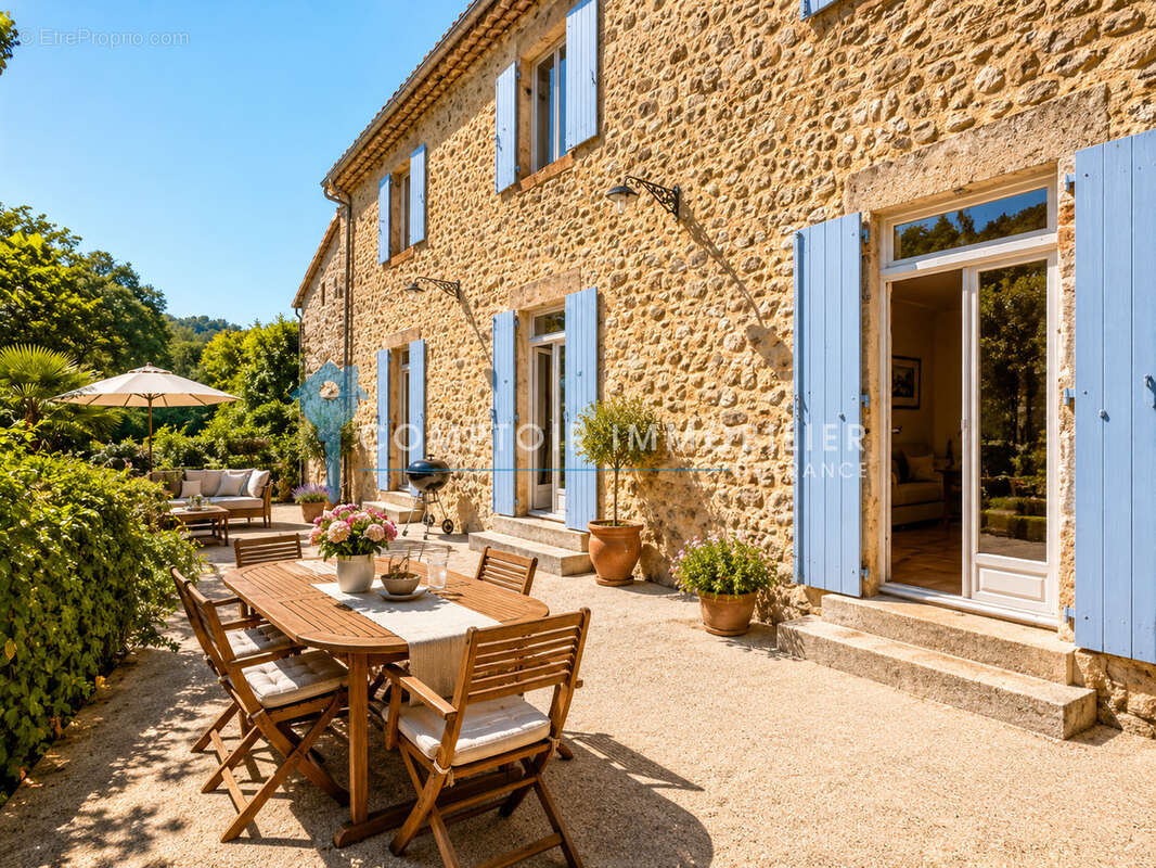 Domaine d'exception au bord de l’Ardèche - avec maison de Maître, 5 logements indépendants - photo 4