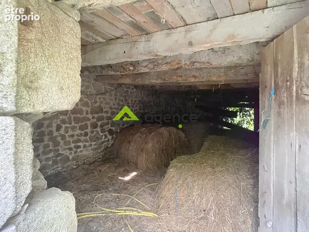 Grange en pierre 65 m2 - 727 m2 de terrain   Moutier-Rozeill - photo 5