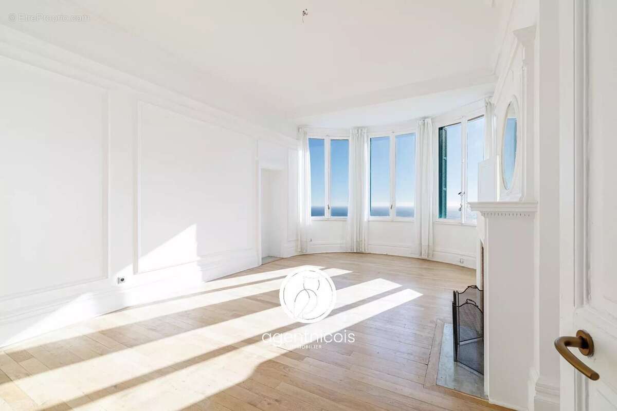 Appartement à BEAUSOLEIL