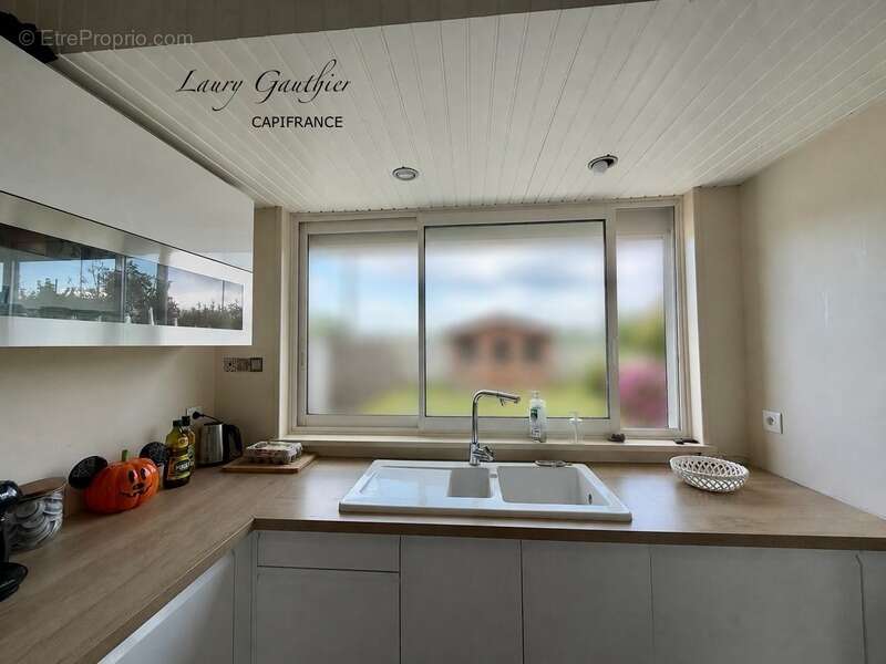 Maison familiale de 98 m² à Comines – 4 PIÈCES  Un lieu où il fait bon vivre - photo 4