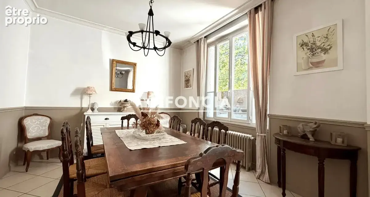 Orléans SAINT-MARCEAU, Maison Bourgeoise de 9 pièces - Piscine, garage double et grand jardin - photo 9