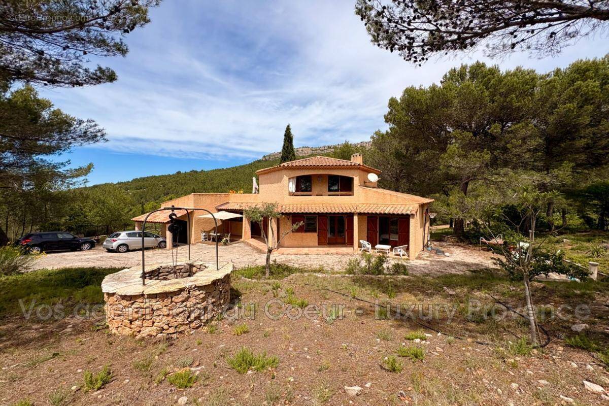 Maison à CHATEAUNEUF-LE-ROUGE