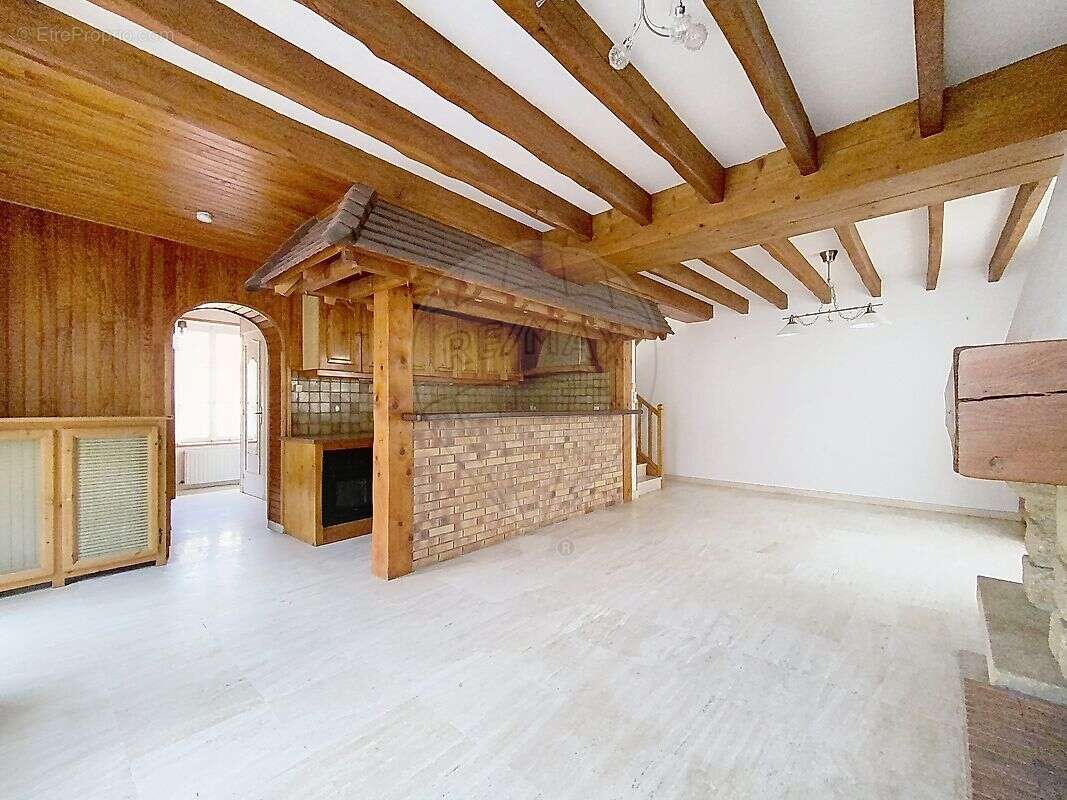 Maison à VILLENEUVE-SUR-YONNE