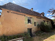 Maison à SAINT-PIERRE-DE-CHIGNAC