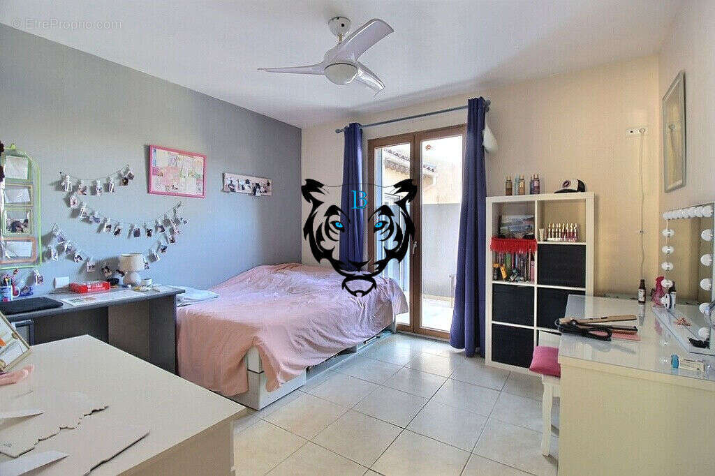 Maison à ROQUEBRUNE-SUR-ARGENS