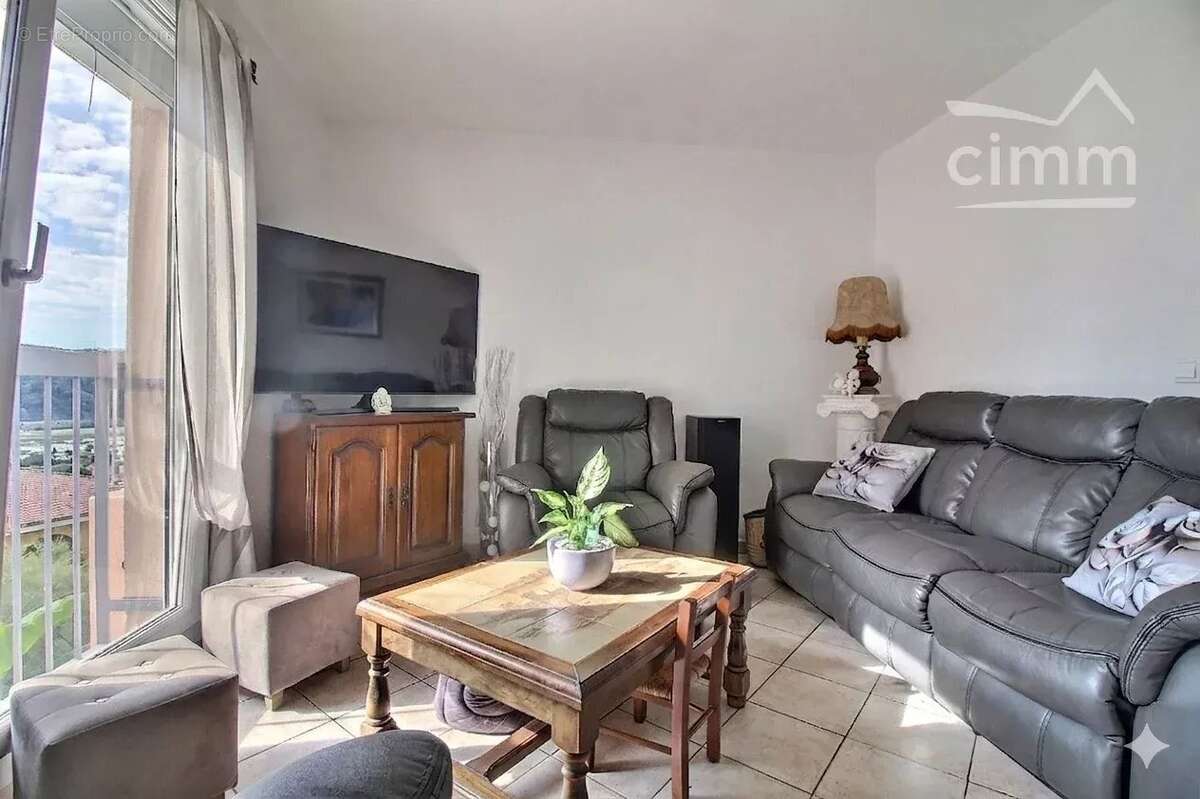 Appartement à CARROS