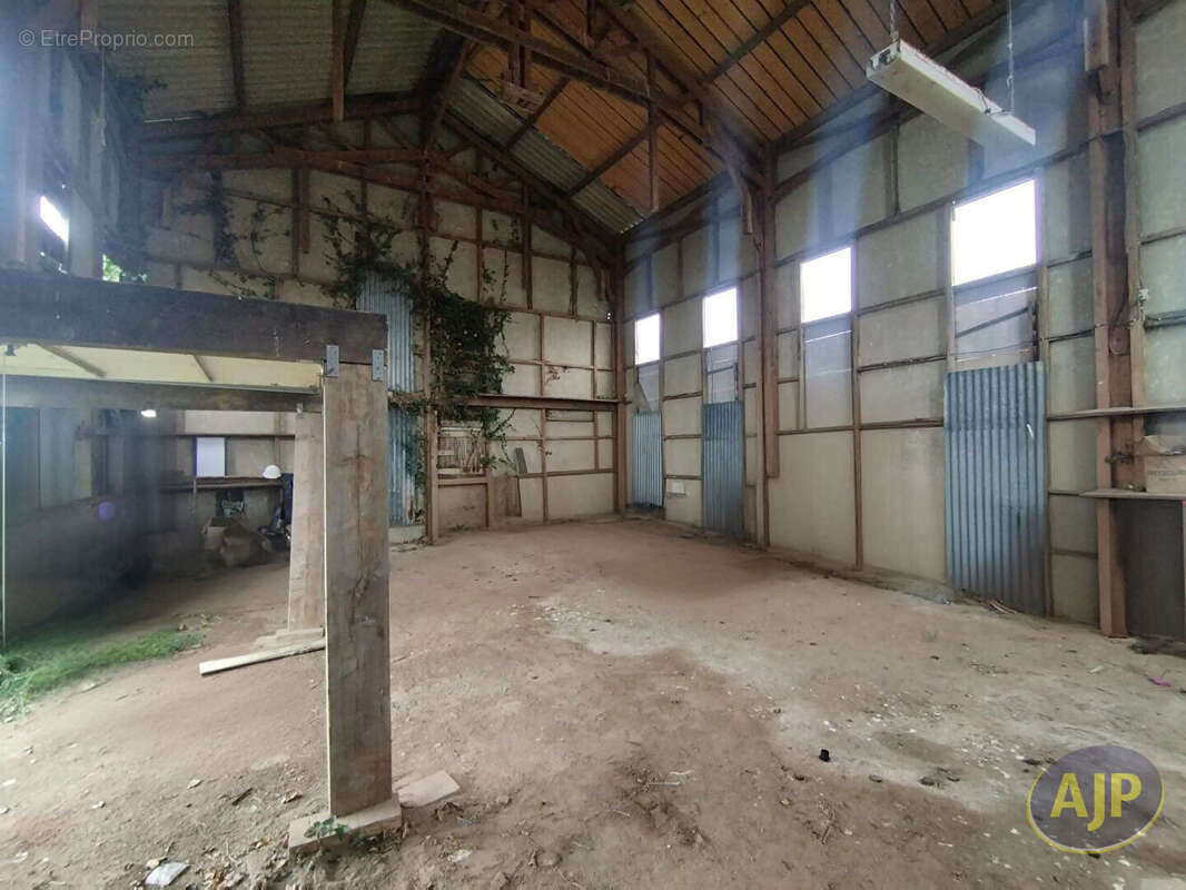 Maison à SAINT-ETIENNE-DU-BOIS