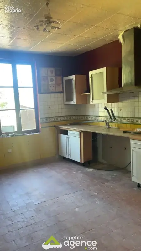 Maison 6 pièces 194 m² à vendre à Sancoins (18600) - photo 5