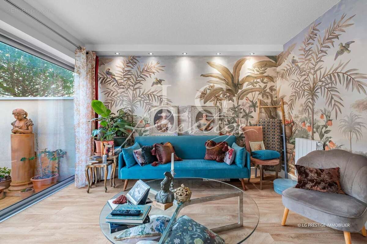 Appartement à MANDELIEU-LA-NAPOULE