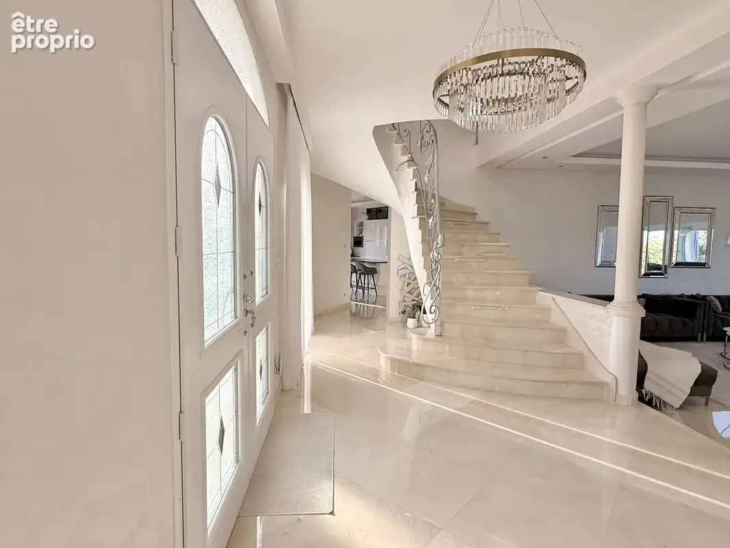 Maison d’exception – Volumes, lumière et art de vivre au calme absolu - photo 13