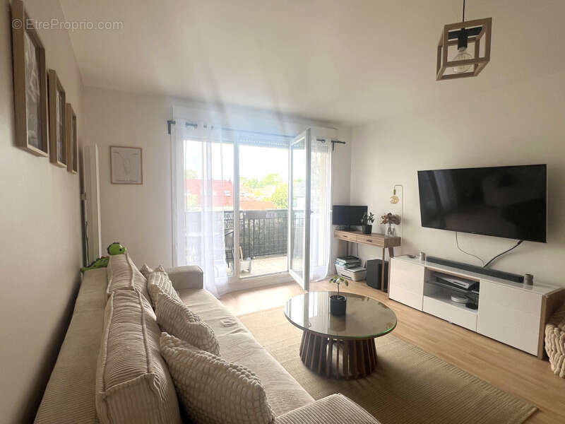 Appartement à vendre 3 pièces avec balcon à FRANCONVILLE (95) - photo 4