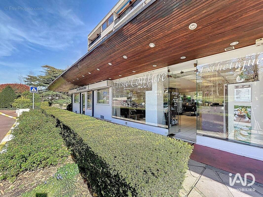 Photo 1 - Commerce à LA CELLE-SAINT-CLOUD