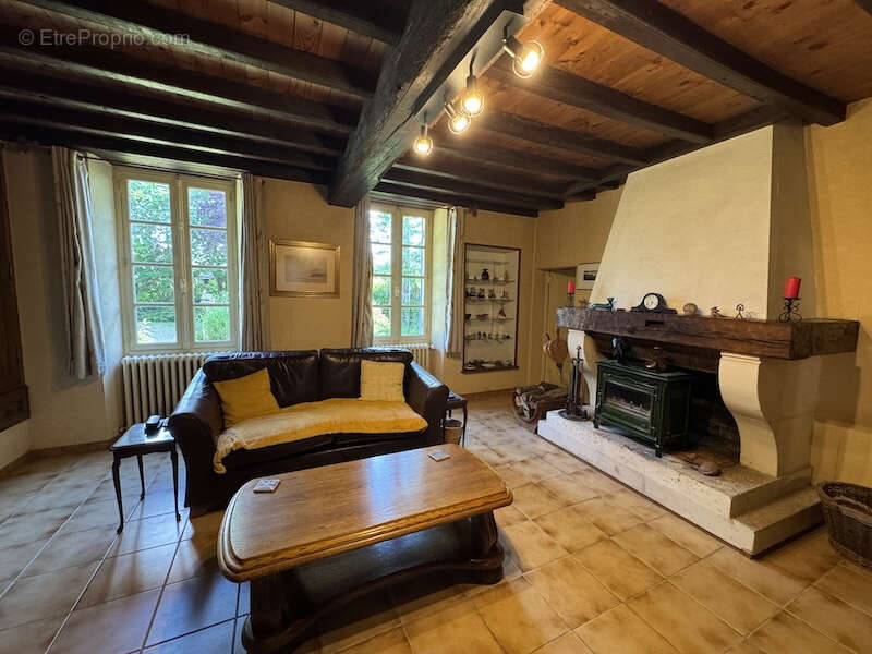 Maison à RIOUX-MARTIN