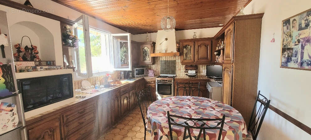 Maison à SAINTE-VALIERE