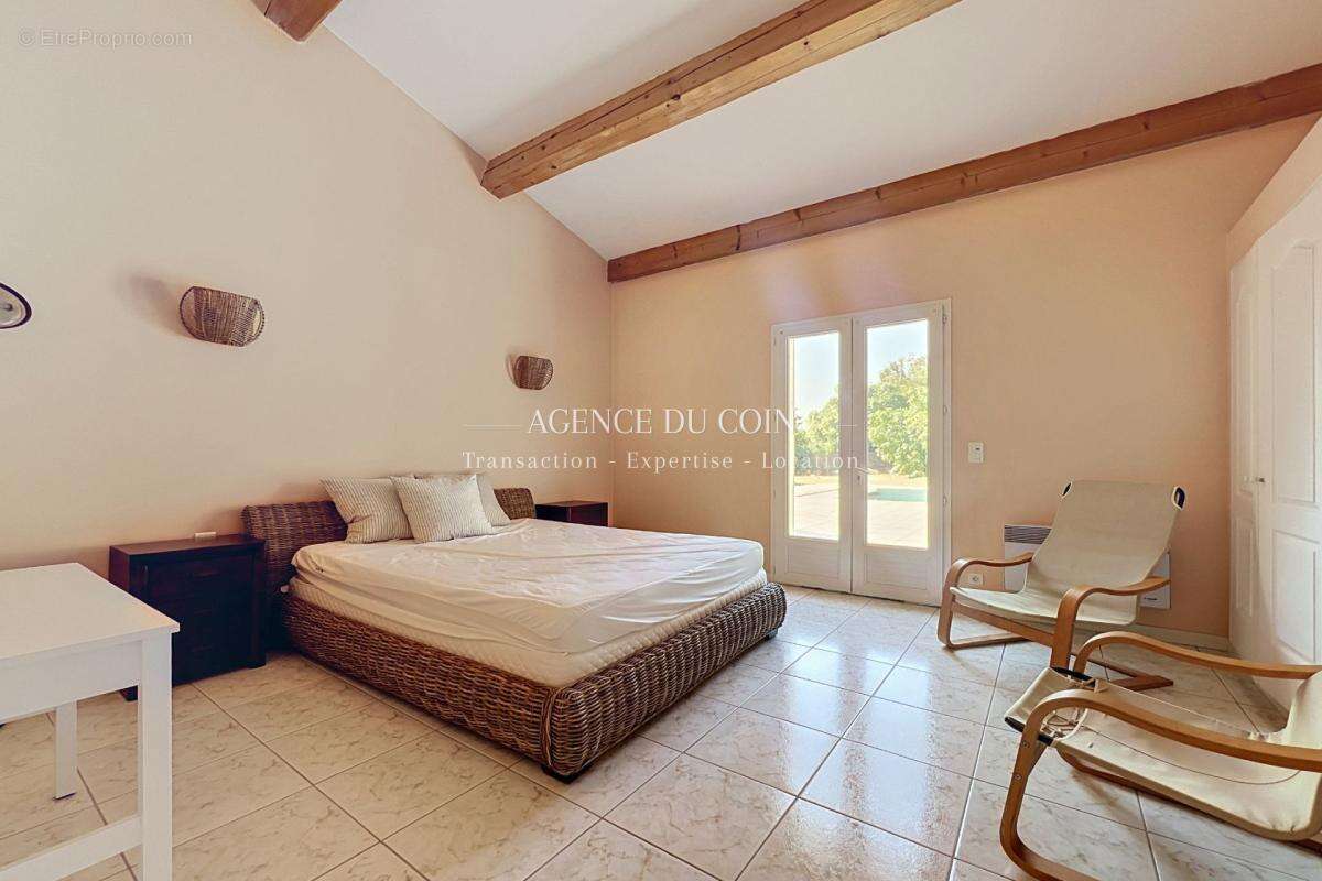 Le Muy 83490 Vaste villa familiale au calme absolu avec pisc - photo 10