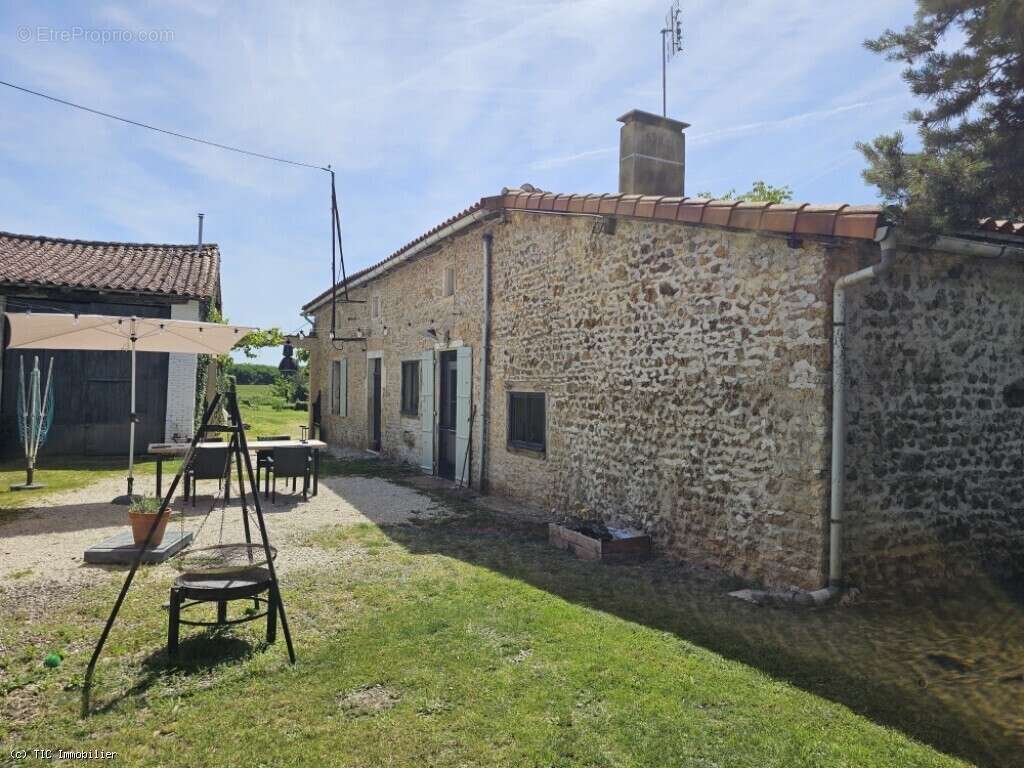 Maison à SAINT-CLAUD