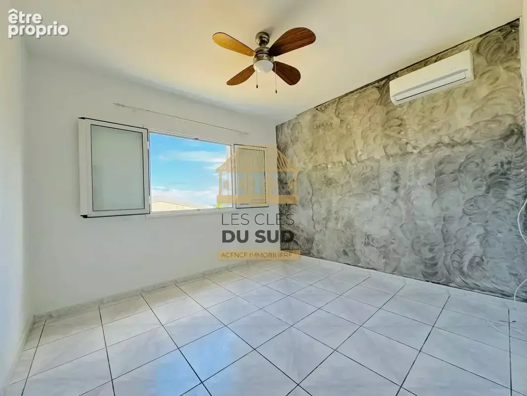 Saint-joseph – maison f4 avec double garage - quartier calme - photo 5