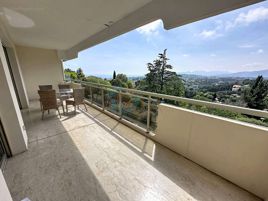 Appartement à LE CANNET